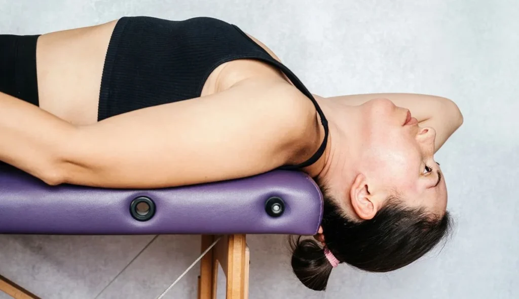 neck retration in supine- Mckenzie