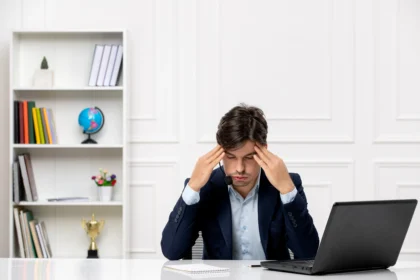 headache after using laptop