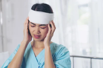headache after head injury when to worry
