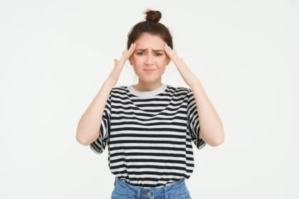 headache with nausea but no migraine