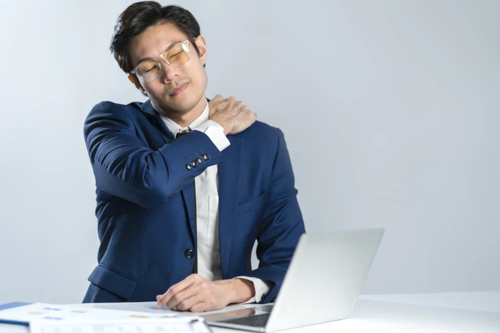shoulder pain from laptop use