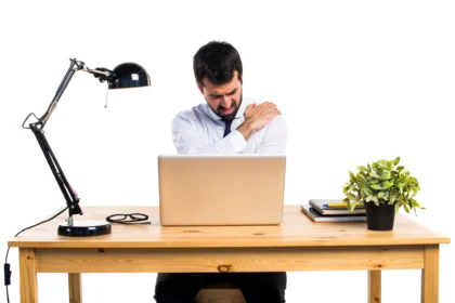 shoulder pain from sitting all day