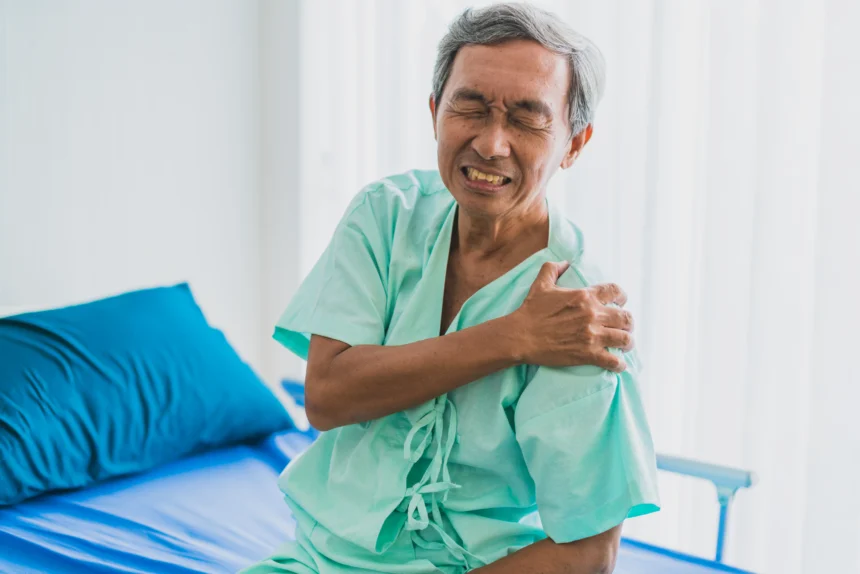 early signs of shoulder septic arthritis