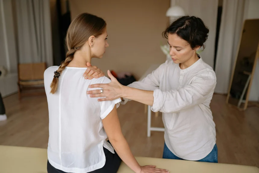 when to see a physiotherapist for shoulder pain