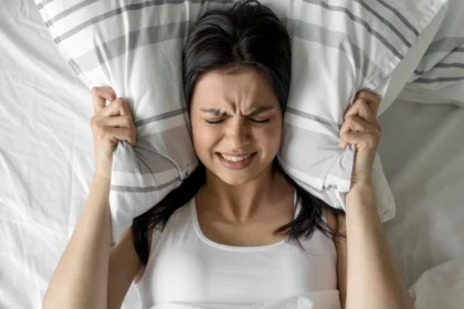 sleeping mistakes causing shoulder pain